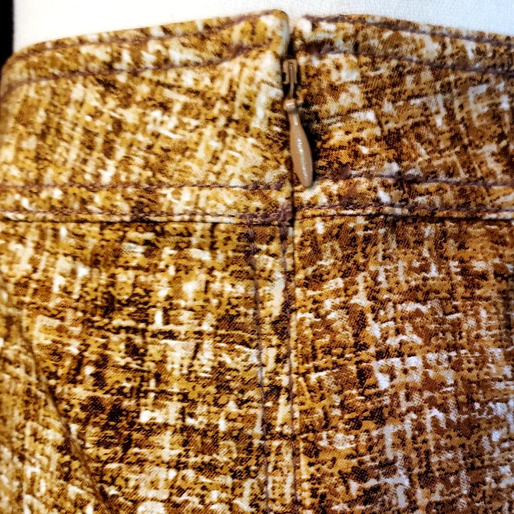 KELLY by Clinton Kelly Pencil Skirt Neutral Easy Care - Reg 14 - Picture 9 of 16